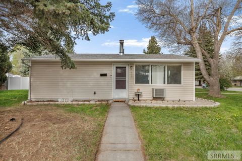 Photo of 695 James Place, IDAHO FALLS, ID 83402 (MLS # 2185817)