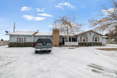 Photo of 4590 N 15th E, IDAHO FALLS, ID 83401 (MLS # 2181005)