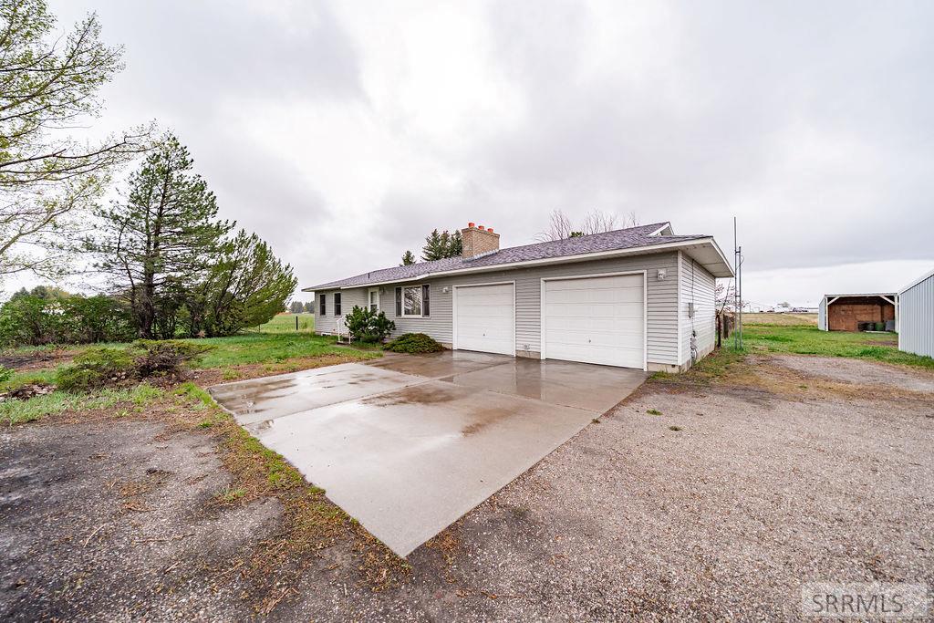 7574 A S 45th W, IDAHO FALLS, Idaho image 1