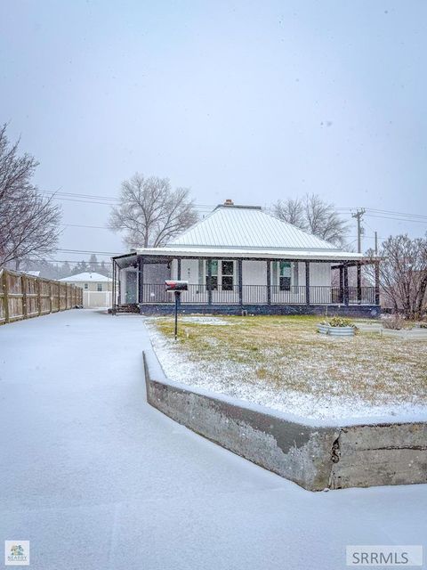 Photo of 483 W 19th Street, IDAHO FALLS, ID 83402 (MLS # 2181288)