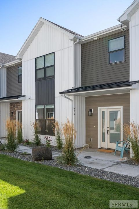 Homes For Sale - 276 Blue Sky Court<br/> SUGAR CITY, ID 83448