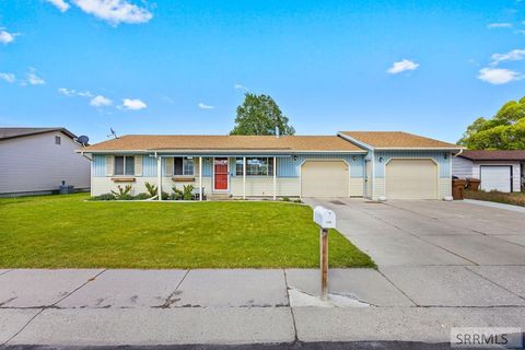 Photo of 5761 Eve Street, CHUBBUCK, ID 83202 (MLS # 2186584)
