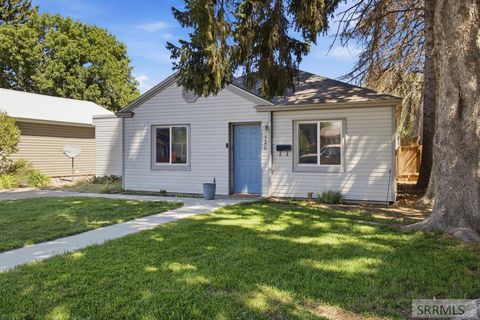 Homes For Sale - 320 W 18th Street<br/> IDAHO FALLS, ID 83402