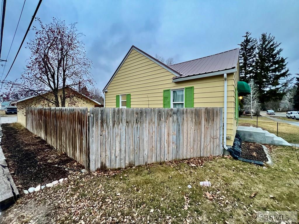498 9th Street