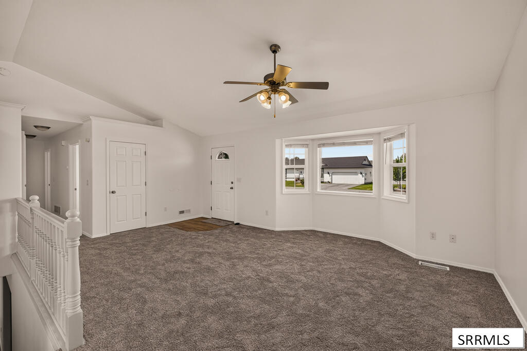 1109 Diamond Circle