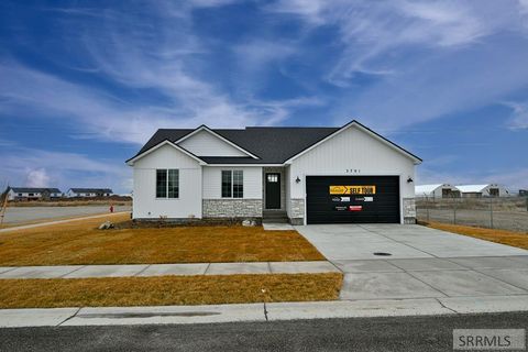 Photo of 3701 Kimber Way, IDAHO FALLS, ID 83401 (MLS # 2182380)