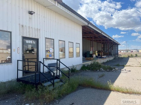 Photo of 1895 1/2 N Boulevard Blvd, IDAHO FALLS, ID 83406 (MLS # 2186142)