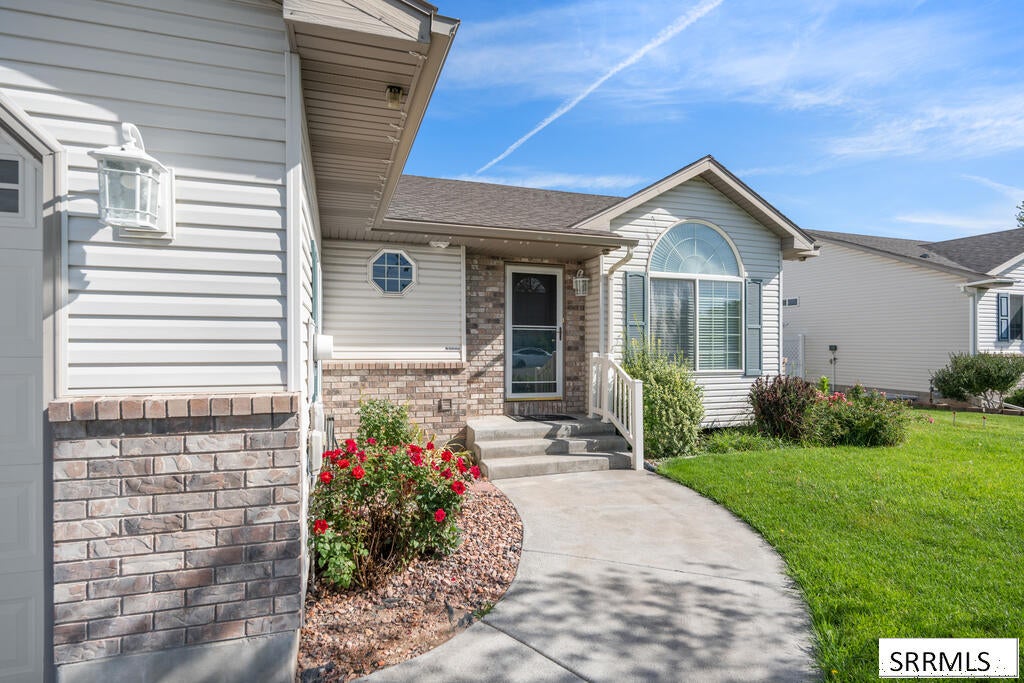 3673 John Adams Parkway