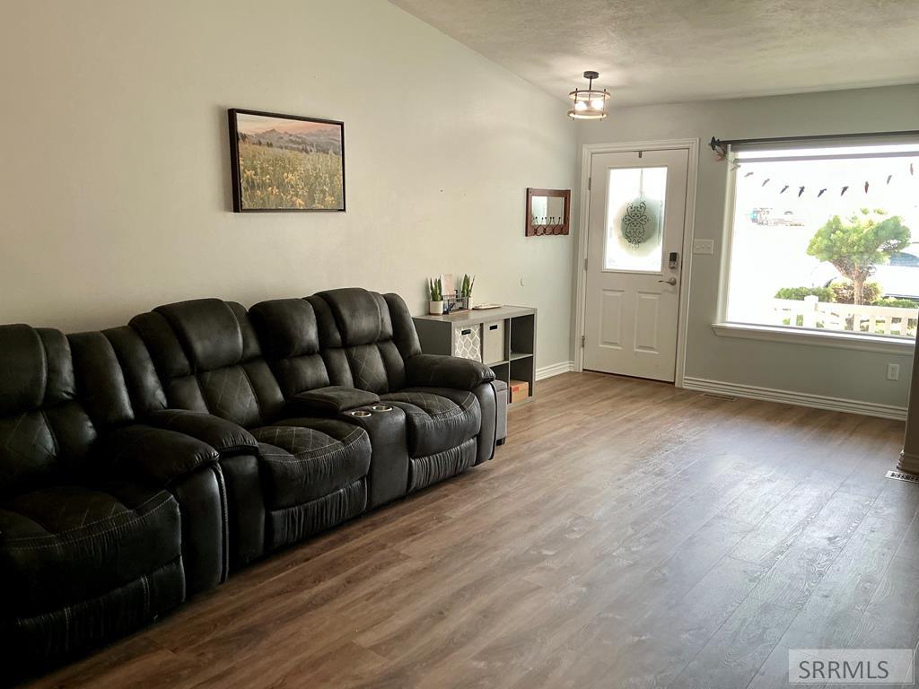 2987 Glenn Cove Court