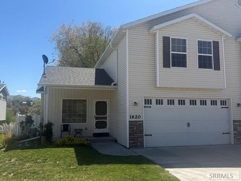 Photo of 1620 Sun Hill Loop, POCATELLO, ID 83201 (MLS # 2186004)