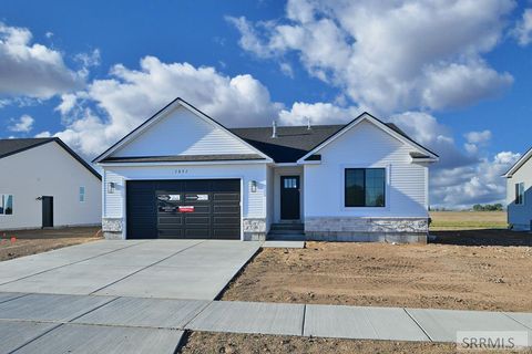 Photo of 1051 Montezuma St, IDAHO FALLS, ID 83402 (MLS # 2186394)