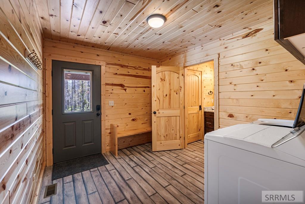 4060 Steelhead Drive, ISLAND PARK, Idaho image 39