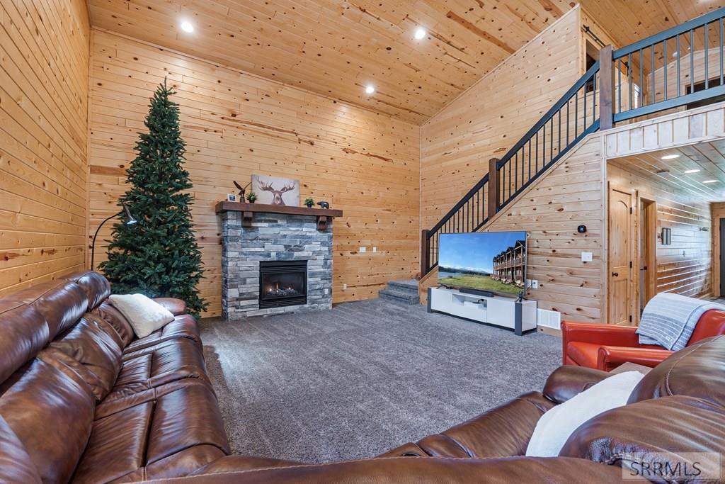4060 Steelhead Drive, ISLAND PARK, Idaho image 7