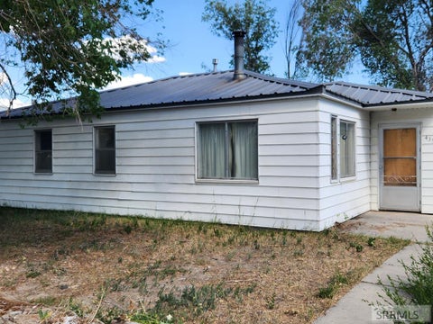 Homes For Sale - 435 Lost River Avenue<br/> ARCO, ID 83213