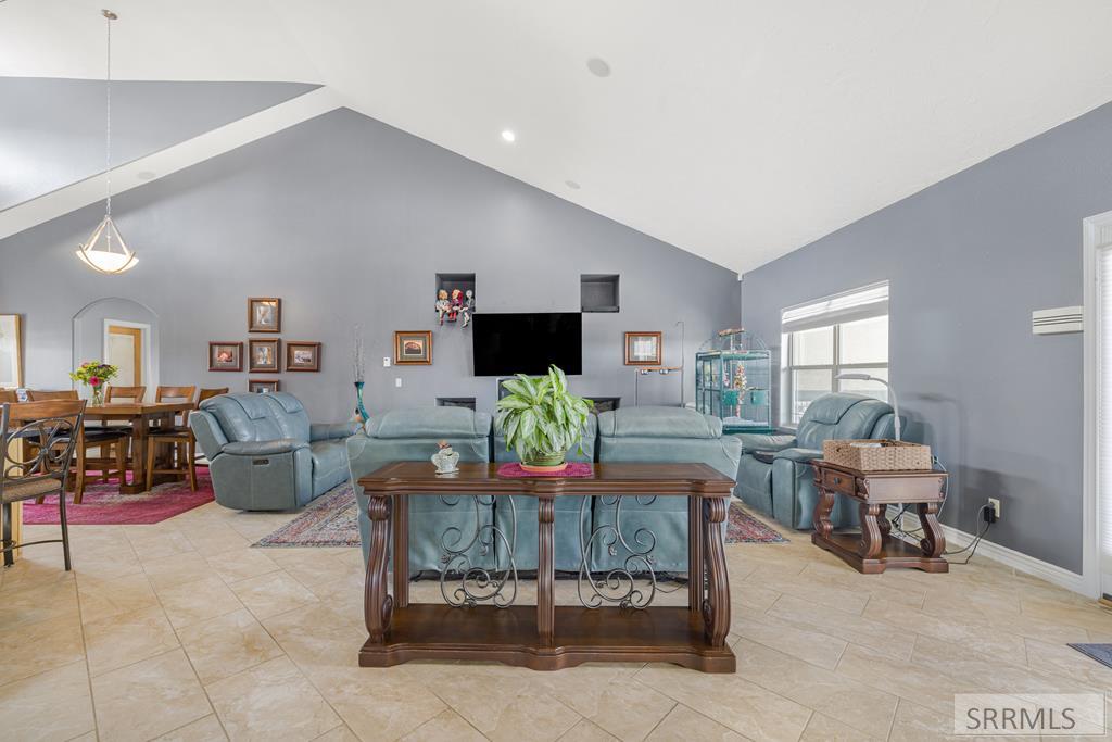 8065 S Black Hawk Drive, IDAHO FALLS, Idaho image 9