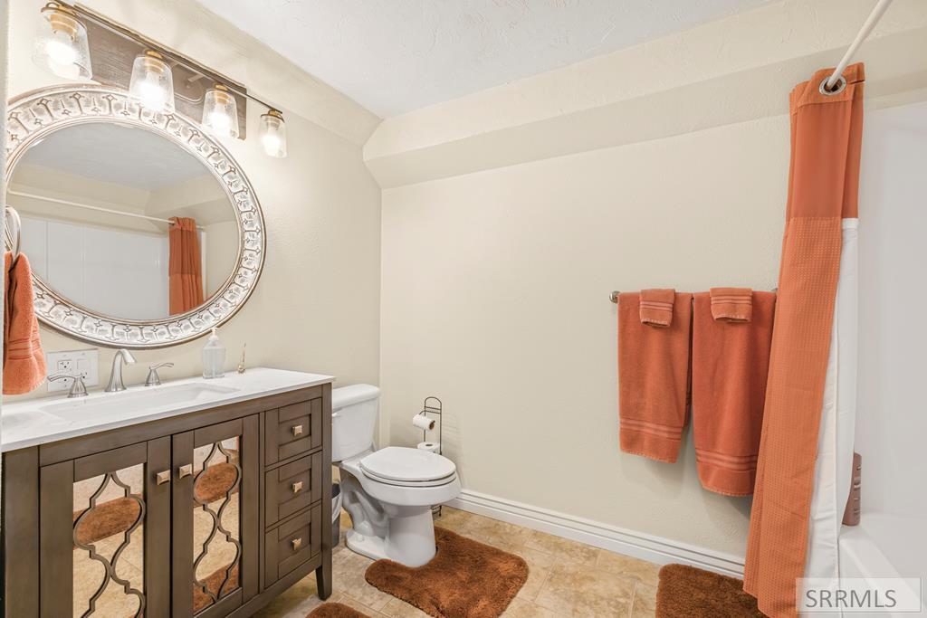 8065 S Black Hawk Drive, IDAHO FALLS, Idaho image 33