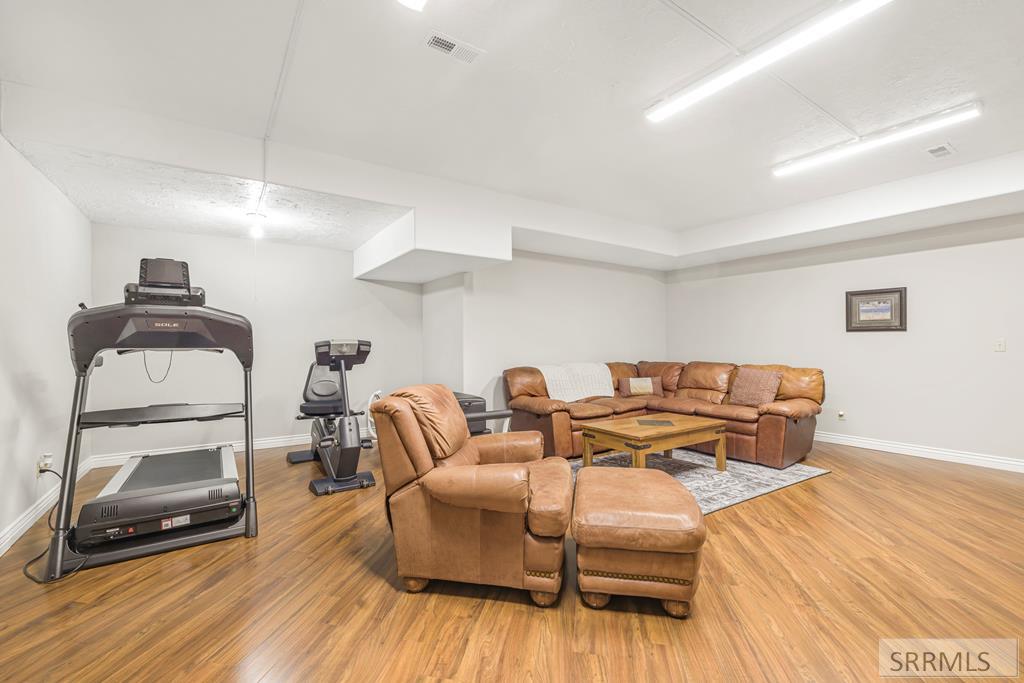 8065 S Black Hawk Drive, IDAHO FALLS, Idaho image 27