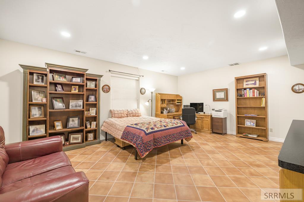 8065 S Black Hawk Drive, IDAHO FALLS, Idaho image 14