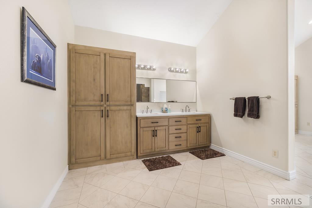 8065 S Black Hawk Drive, IDAHO FALLS, Idaho image 19