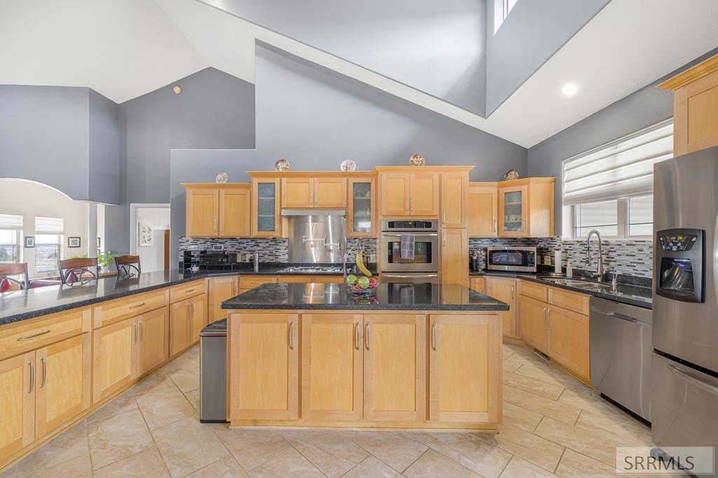8065 S Black Hawk Drive, IDAHO FALLS, Idaho image 10