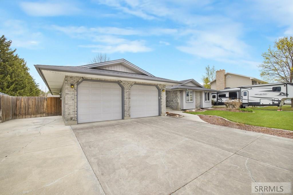 3185 Sunnybrook Lane, IDAHO FALLS, Idaho image 2