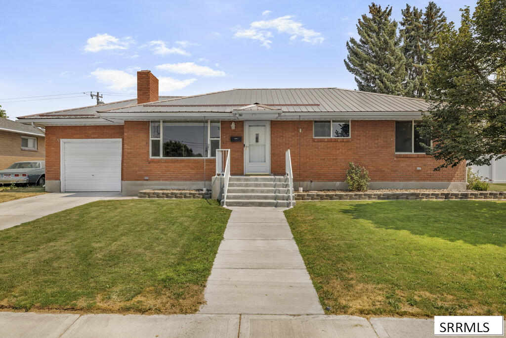 631 Holley Street
