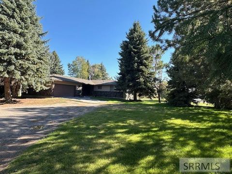 Photo of 643 W 100 S, BLACKFOOT, ID 83221 (MLS # 2170117)