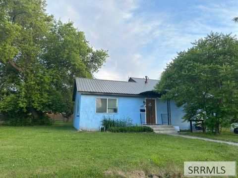 Photo of 798 Garfield Street, IDAHO FALLS, ID 83401 (MLS # 2176685)