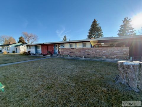 Photo of 600 Curtis Street, BLACKFOOT, ID 83221 (MLS # 2181666)