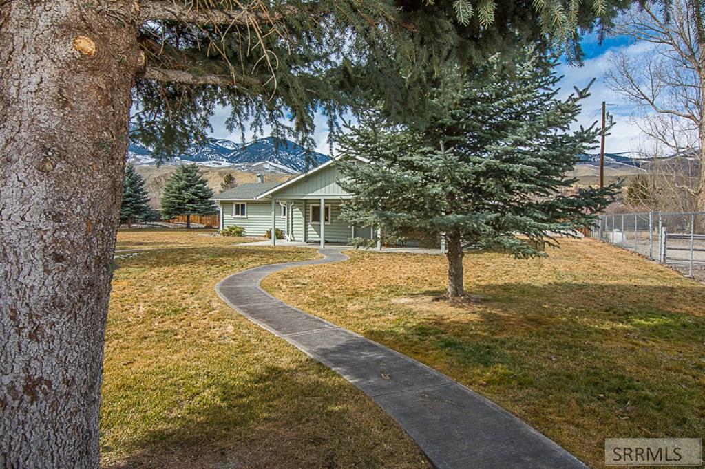 211 Dahle Avenue, SALMON, Idaho image 4