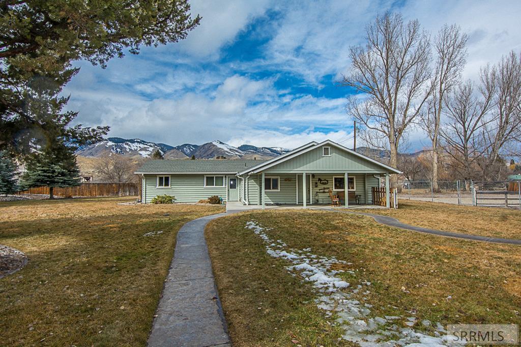 211 Dahle Avenue, SALMON, Idaho image 1