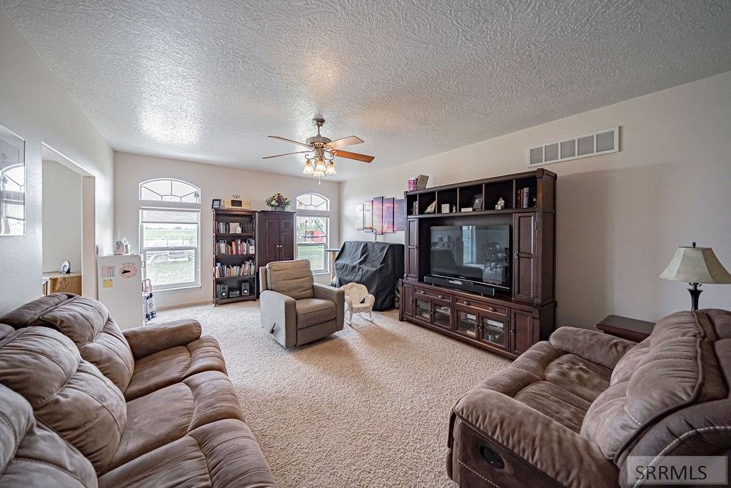 215 E 325 N, BLACKFOOT, Idaho image 3