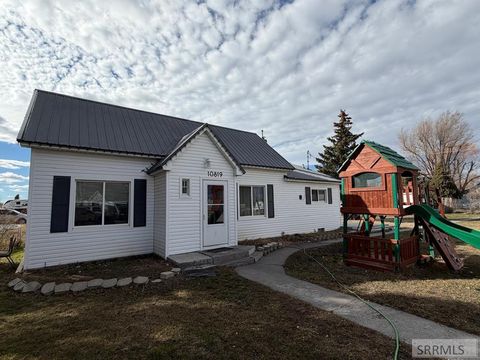 Photo of 10819 37 E, IDAHO FALLS, ID 83401 (MLS # 2184989)