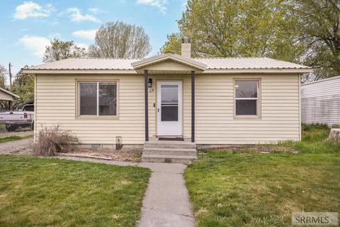 Photo of 69 Johnson Street, BLACKFOOT, ID 83221 (MLS # 2185848)