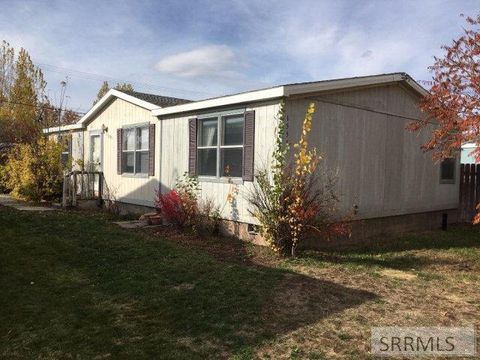 Photo of 1555 Canyon Avenue, IDAHO FALLS, ID 83402 (MLS # 2180572)