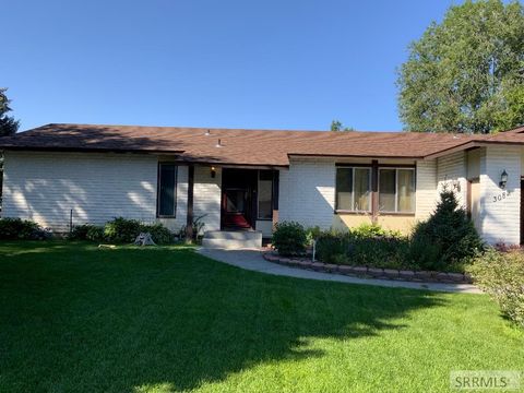 Photo of 3082 Hartert Drive, IDAHO FALLS, ID 83404 (MLS # 2180012) Photo of 3082 Hartert Drive, IDAHO FALLS, ID 83404 (MLS # 2180012)