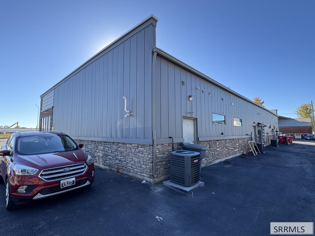 255 Farnsworth Way