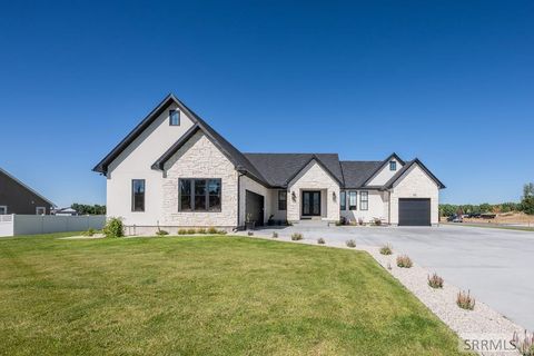 Photo of 5525 Klamath Falls St, AMMON, ID 83406 (MLS # 2181350)