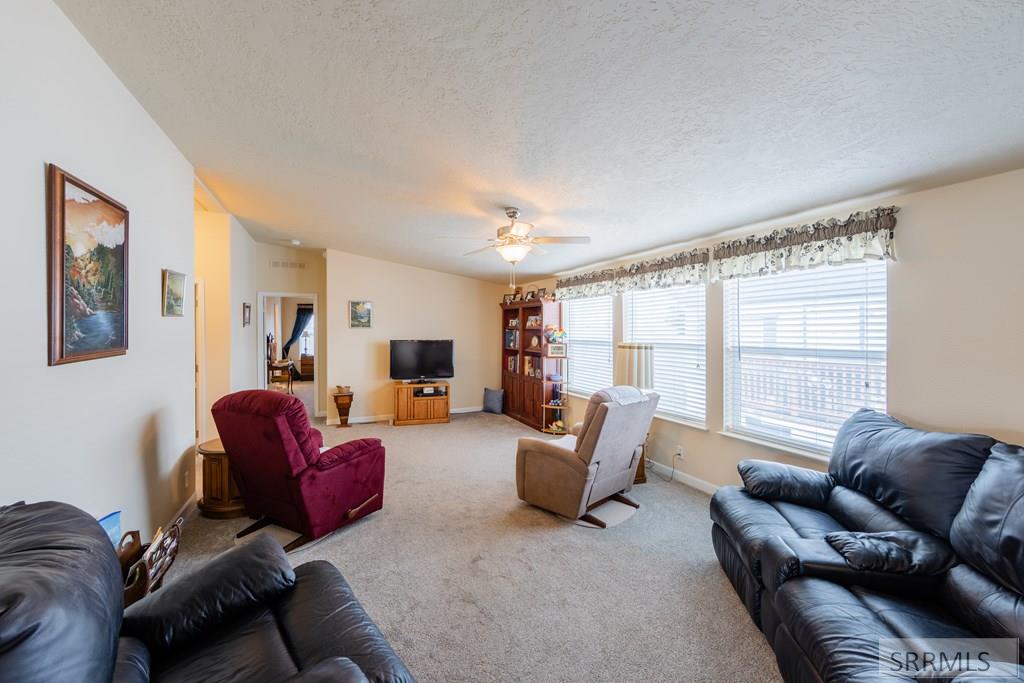 2139 N Pinewood Drive, IDAHO FALLS, Idaho image 9