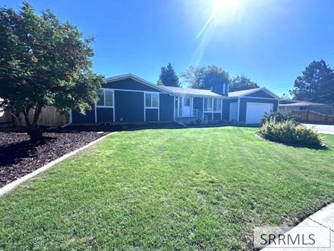 Photo of 1875 McKinzie Avenue, IDAHO FALLS, ID 83404 (MLS # 2181133) Photo of 1875 McKinzie Avenue, IDAHO FALLS, ID 83404 (MLS # 2181133)