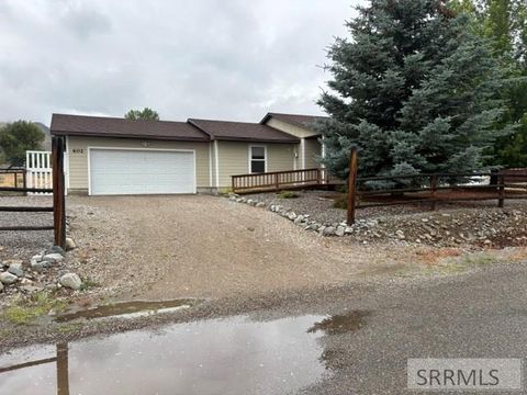 Homes For Sale - 602 10th Street<br/> SALMON, ID 83467