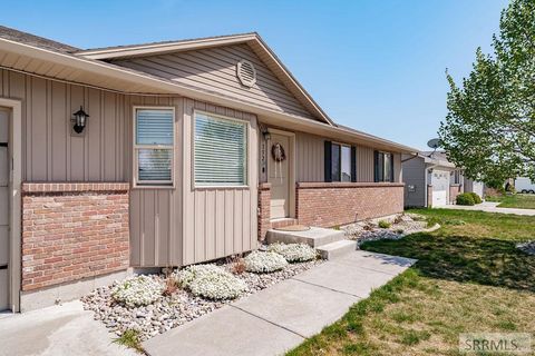 Photo of 352 N Kimberly Drive, IDAHO FALLS, ID 83401 (MLS # 2186139)