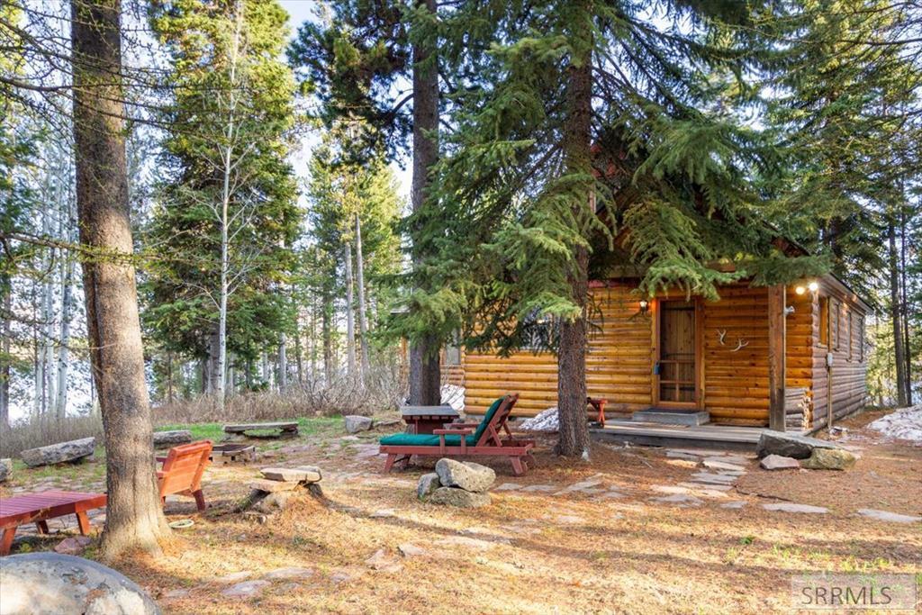 3648 Bills Loop South Road, ISLAND PARK, Idaho image 2
