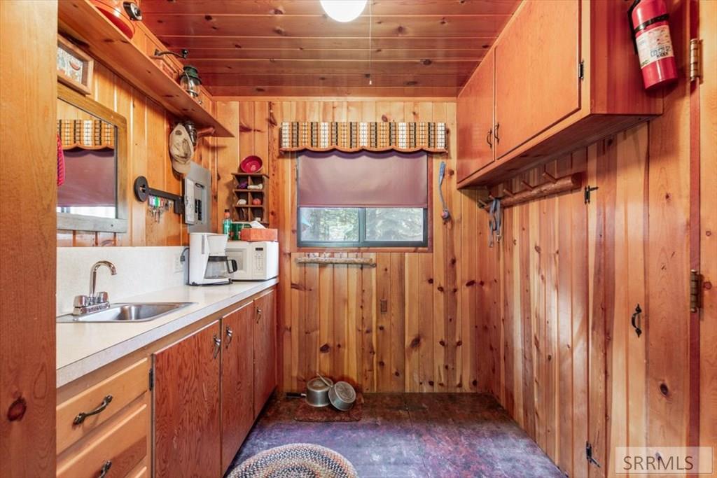 3648 Bills Loop South Road, ISLAND PARK, Idaho image 33