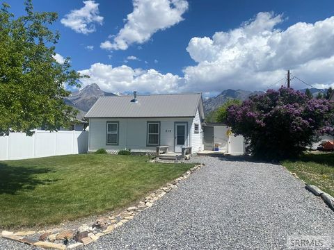 Homes For Sale - 510 Spruce Street<br/> MACKAY, ID 83251