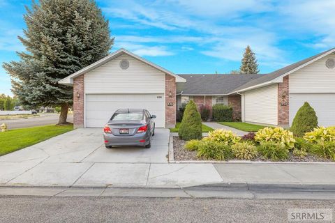 Photo of 636 Montcliffe Drive, IDAHO FALLS, ID 83401 (MLS # 2179477) Photo of 636 Montcliffe Drive, IDAHO FALLS, ID 83401 (MLS # 2179477)