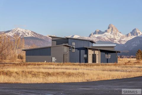 Photo of 1404 Canyon Sunrise, DRIGGS, ID 83422 (MLS # 2181139)