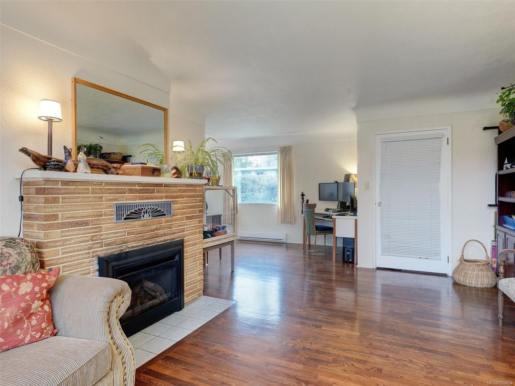 listing image 16045579131189828909