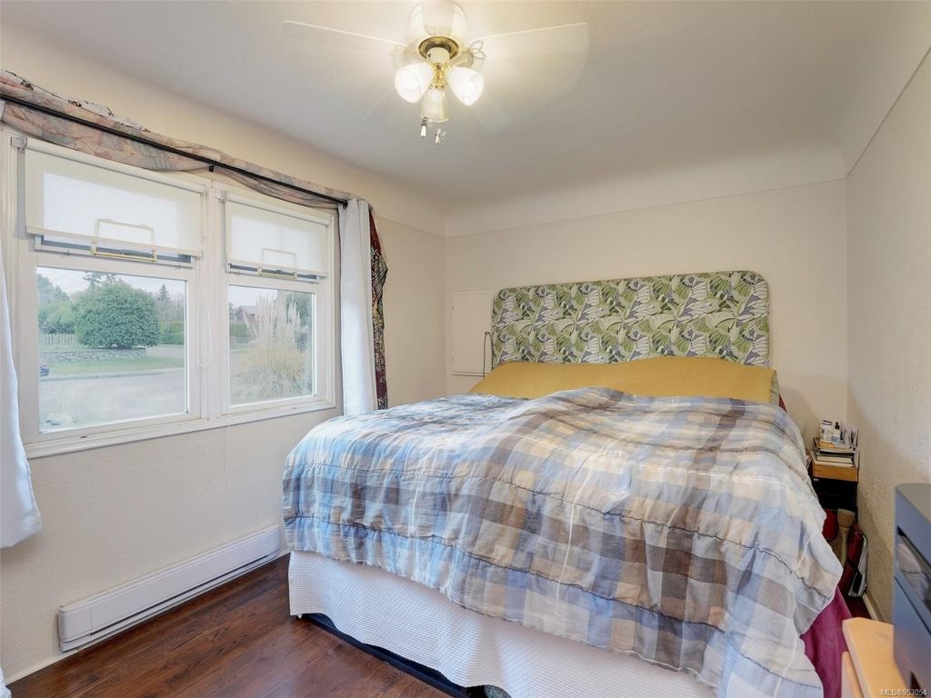 listing image 16048826805700314318