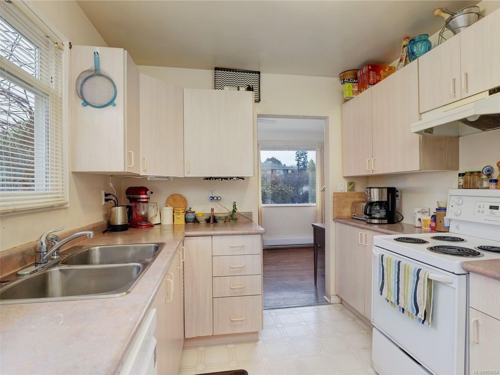 listing image 16042950903832744414